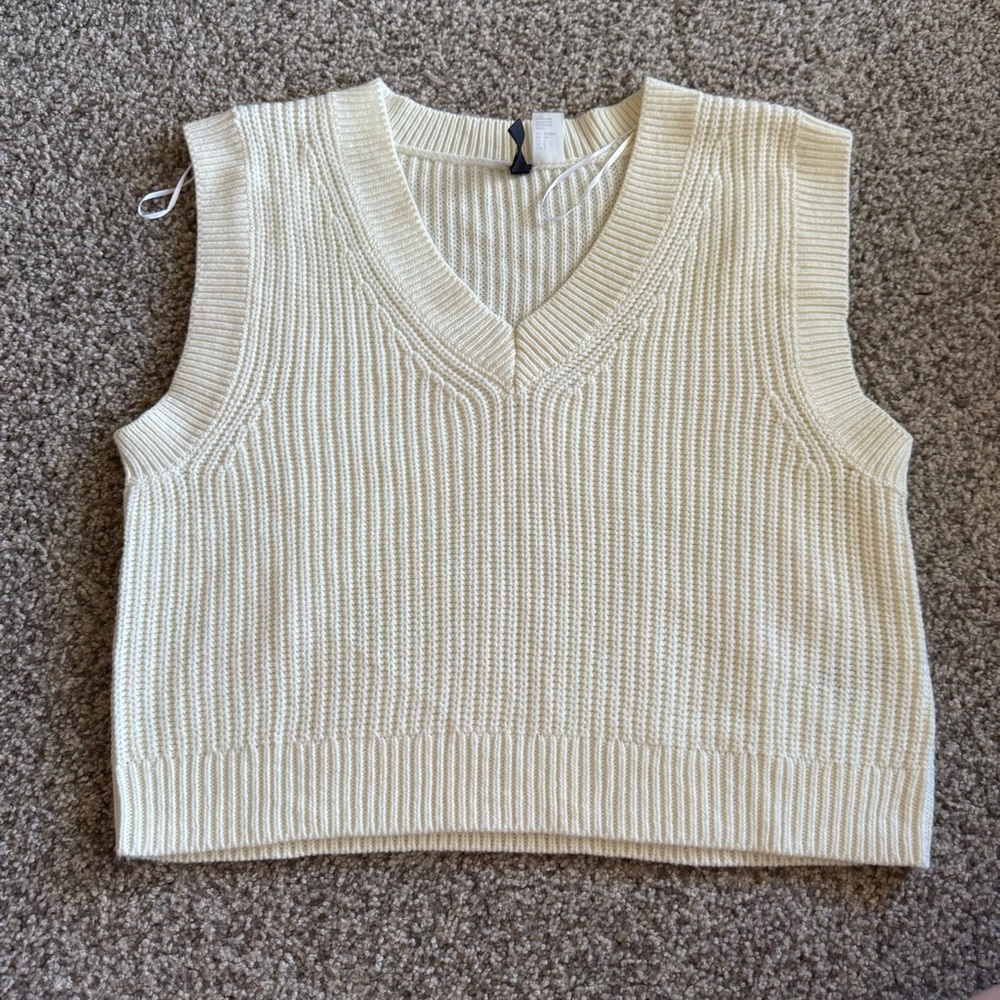 Divided Cream V-Neck Cropped Sweater